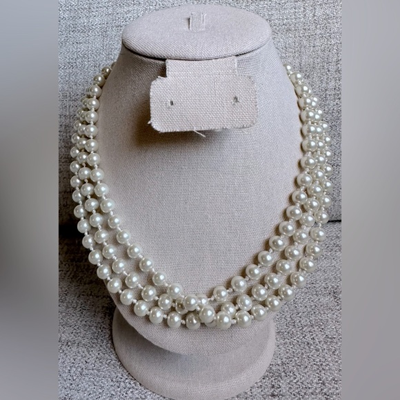 Faux Pearl extra long single strand ~ 60 inches long great quality gorgeous - Picture 1 of 4